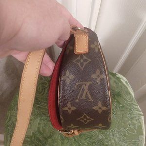 Bag of the Day 27: Louis Vuitton TAMBOURINE Monogram Bag What Fits WIMB  #bagoftheday #lvtambourine 